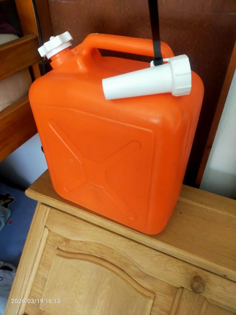 Watertank 8 liter, Ophalen of Verzenden