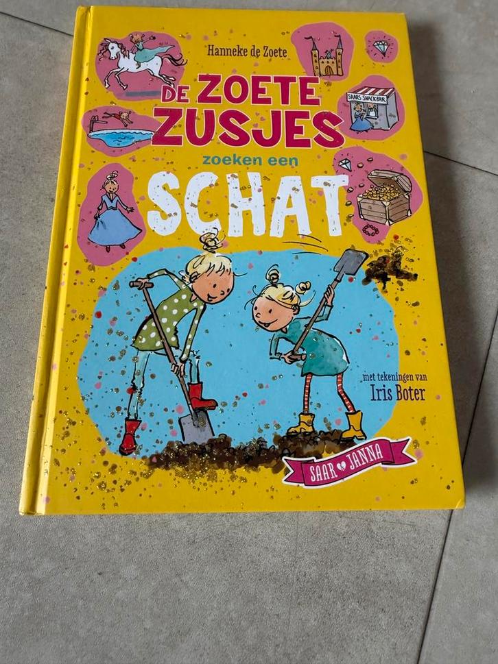 De Zoete Zusjes zoeken een schat - Hanneke de Zoete, Boeken, Kinderboeken | Jeugd | onder 10 jaar, Zo goed als nieuw, Fictie algemeen