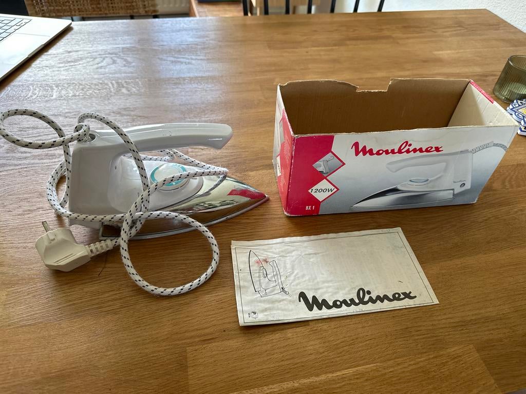 Moulinex Strijkijzer 1200W - Werkt nog naar behoren, Ophalen, Gebruikt, Strijkijzer met snoer