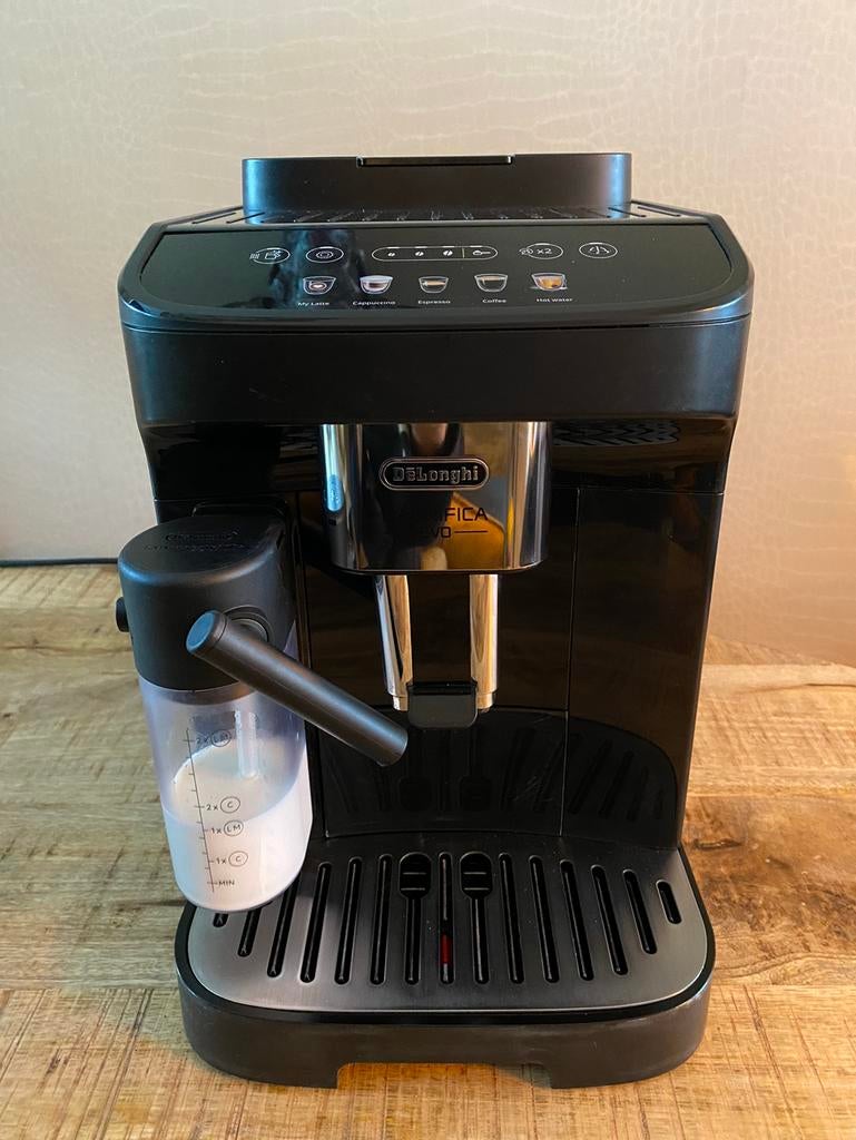 Delonghi Magnifica EVO Latte-Crème Bonenmachine, Witgoed en Apparatuur, Koffiezetapparaten, Gebruikt, Gemalen koffie, Koffiebonen