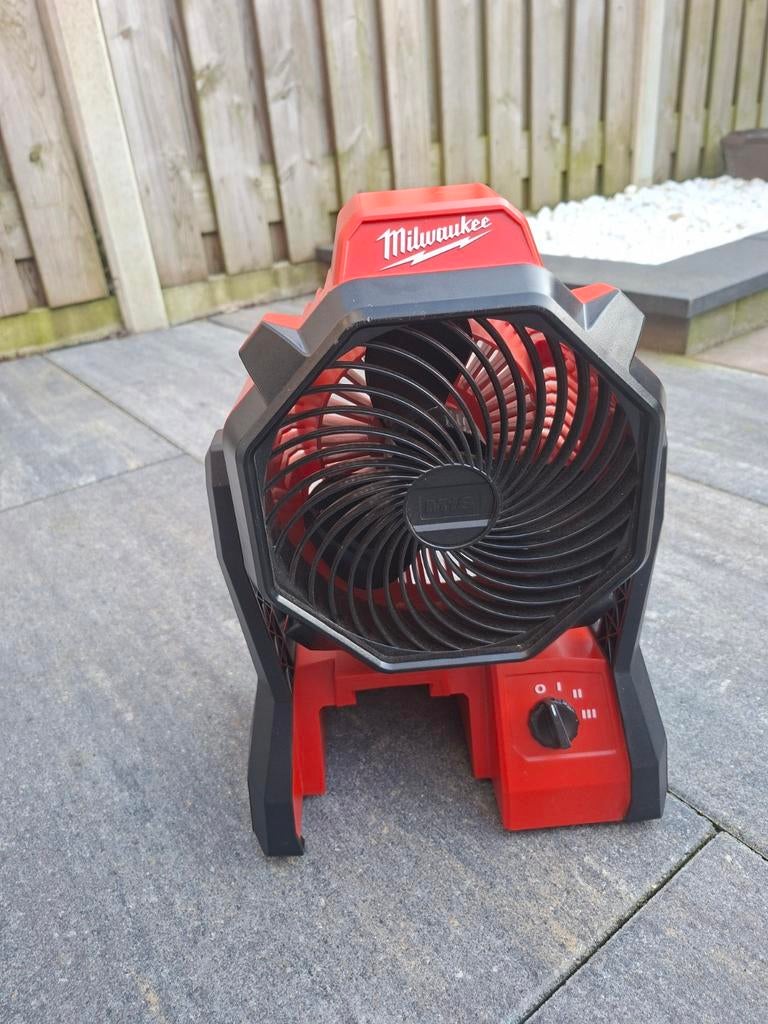 Milwaukee M18 Ventilator - Zo goed als nieuw, Ophalen of Verzenden, Zo goed als nieuw