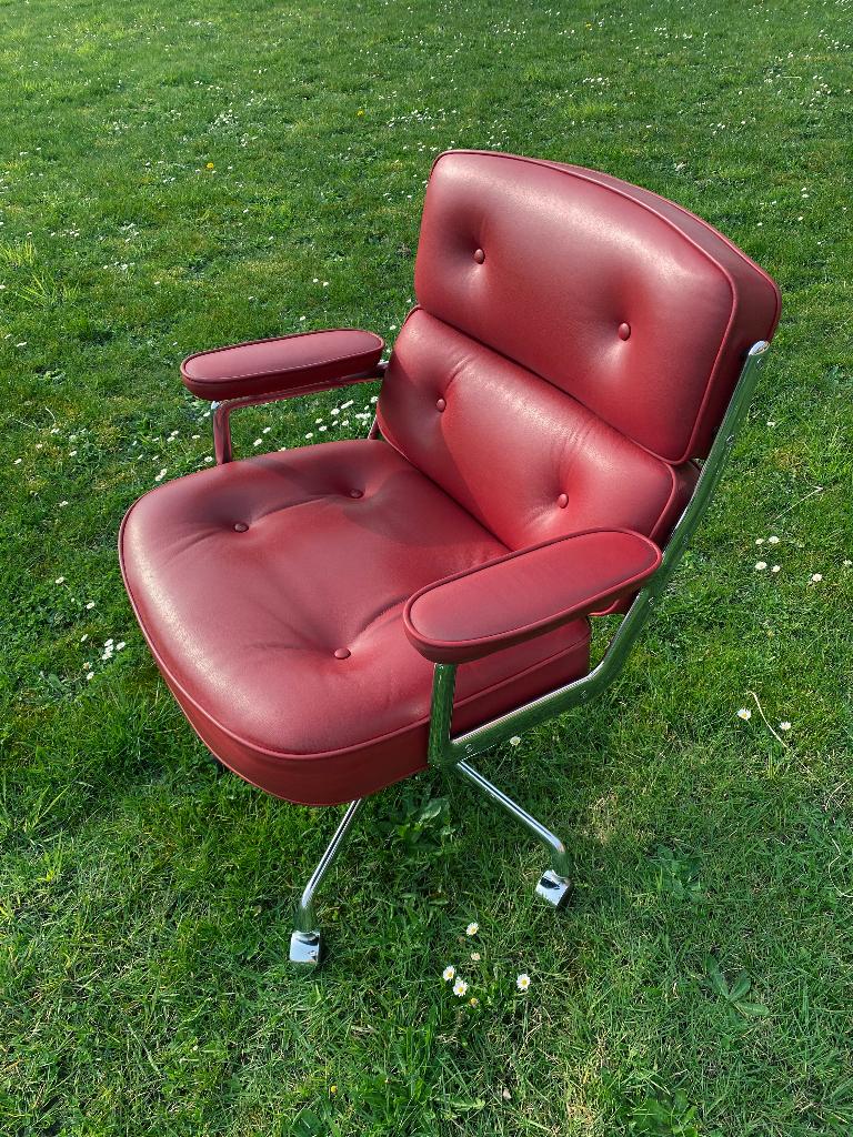 Eames Lobby Chair ES 104 Bordeaux rood, Ophalen, Zo goed als nieuw, Bureaustoel, Rood