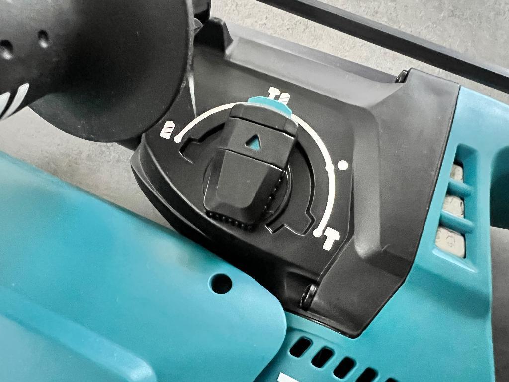 MAKITA DHR242Z 18V ACCU KLOPBOOR SDS+ COMBIHAMER BOORMACHINE, Doe-het-zelf en Verbouw, 600 watt of meer, Boor- en/of Breekhamer