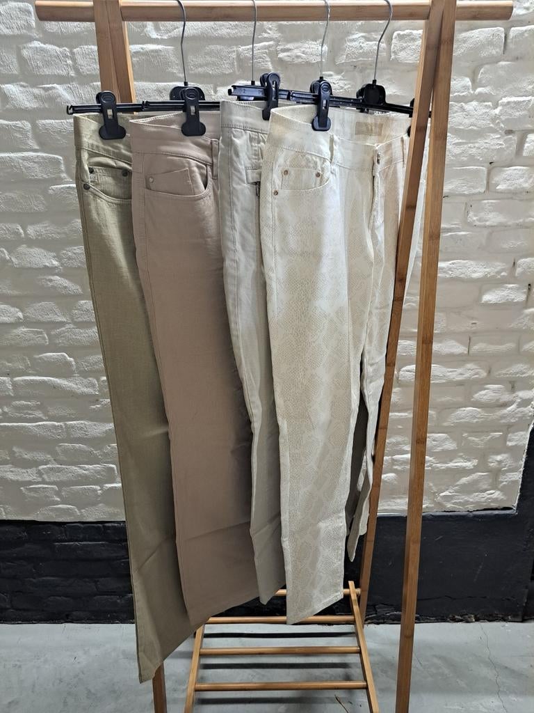 Vier damesbroeken maat 42, Diverse merken, Verzenden, Beige, Maat 42/44 (L)