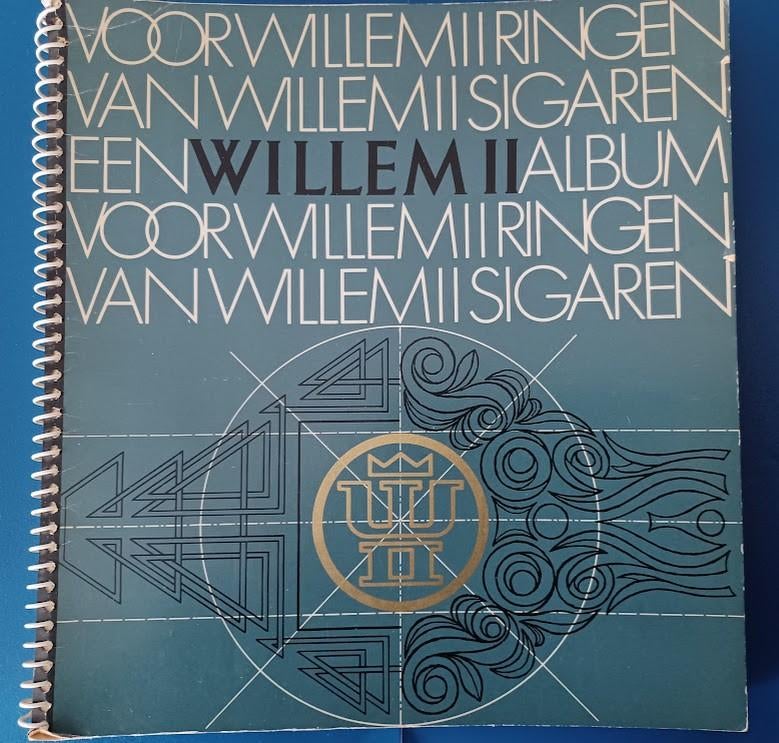 Willem II - Album voor Willem II sigarenringen, Verzenden, Gebruikt, Sigarenbandjes