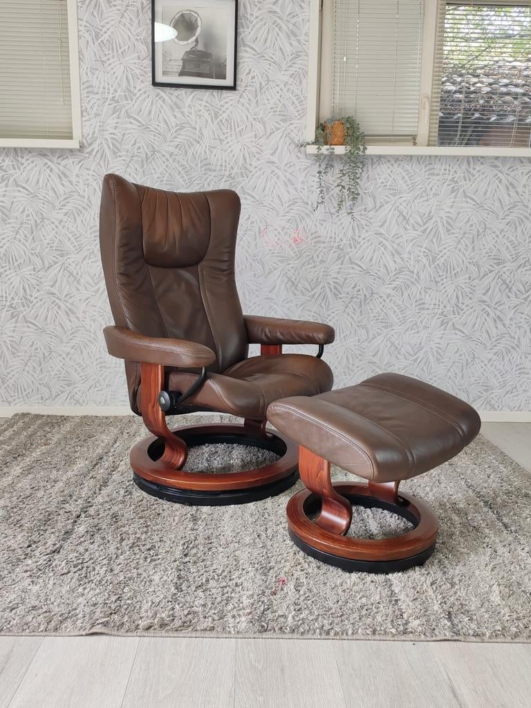 Leren Stressless Wing fauteuil met hocker, Gebruikt, Minder dan 75 cm, Leer, Ophalen of Verzenden