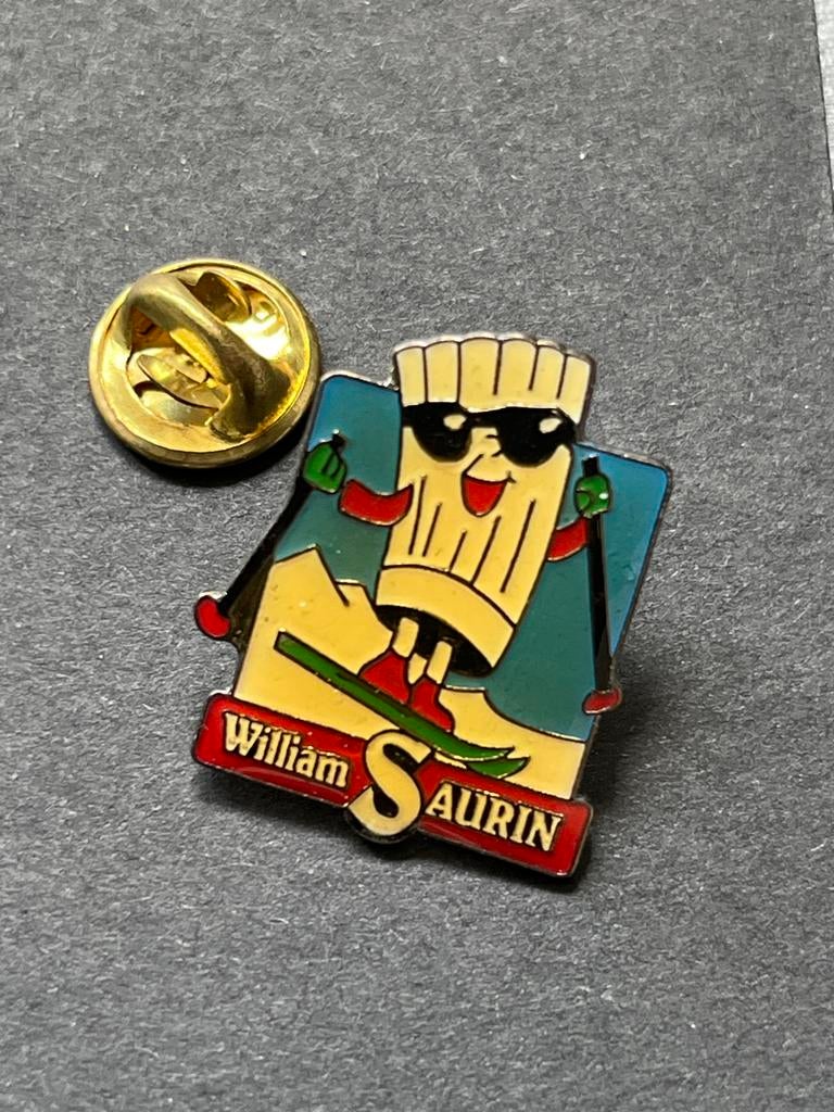 William Saurin Ski Pin - Vintage Figuurtje Speldje, Figuurtje, Gebruikt, Ophalen of Verzenden, Speldje of Pin