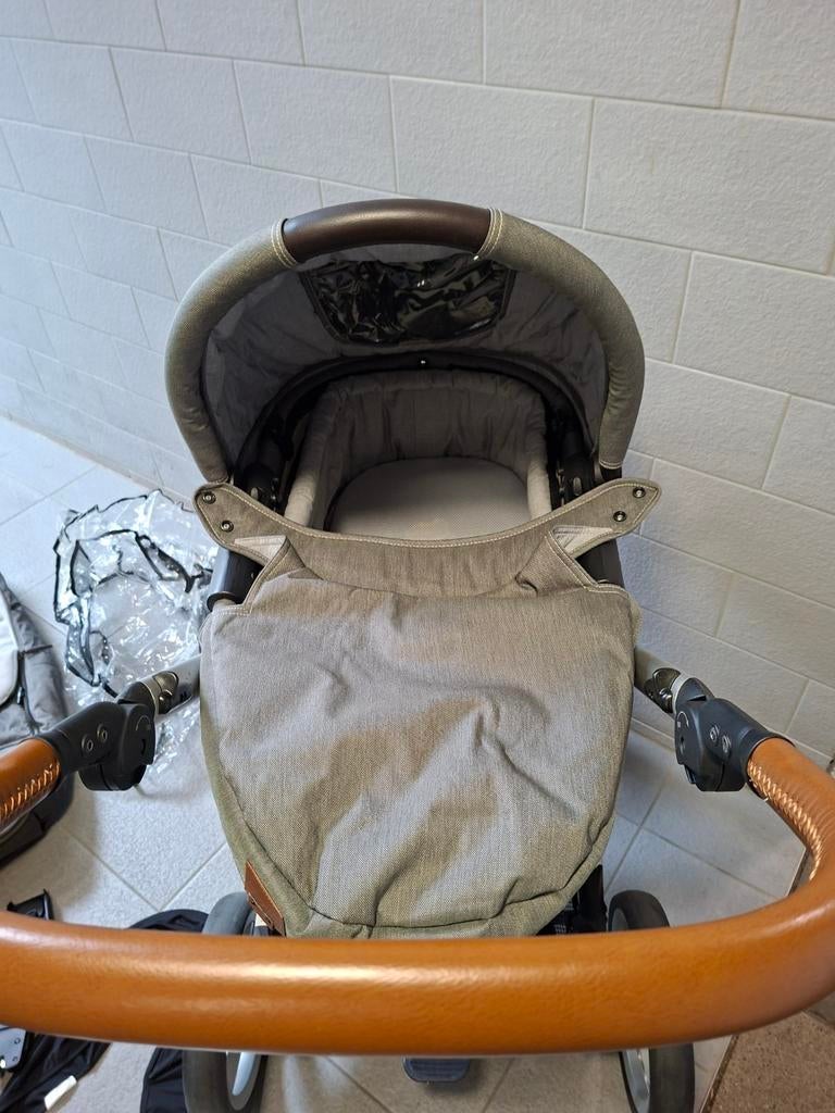 Mutsy Evo kinderwagen compleet met accessoires, Ophalen, Gebruikt, Met autostoeltje, Combiwagen