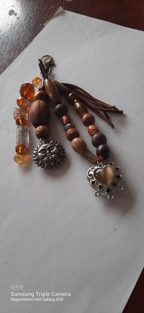 Unieke Tassenhanger met Houten Kralen en Bedels, Sieraden, Tassen en Uiterlijk, Overige Accessoires, Ophalen of Verzenden