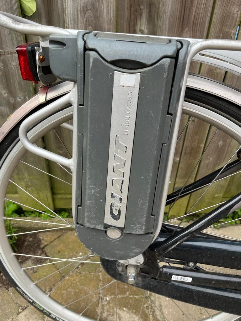 Giant elektrische fiets - opknapper met 2 goede accu's, Ophalen, Gebruikt, Giant