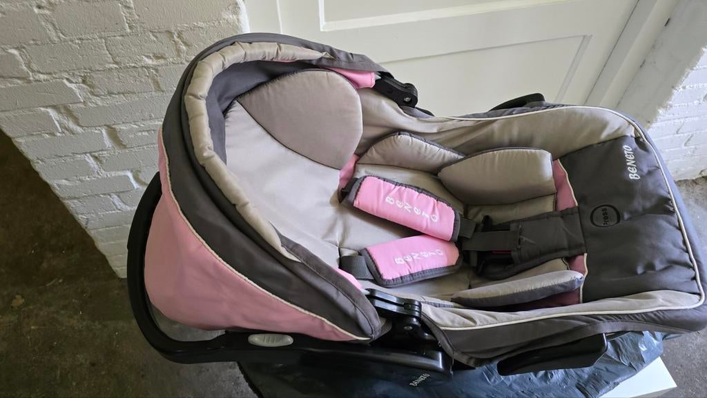 Beneto Baby Autostoel - Roze/Grijs, Overige merken, Ophalen of Verzenden, 0 t/m 13 kg, Gebruikt