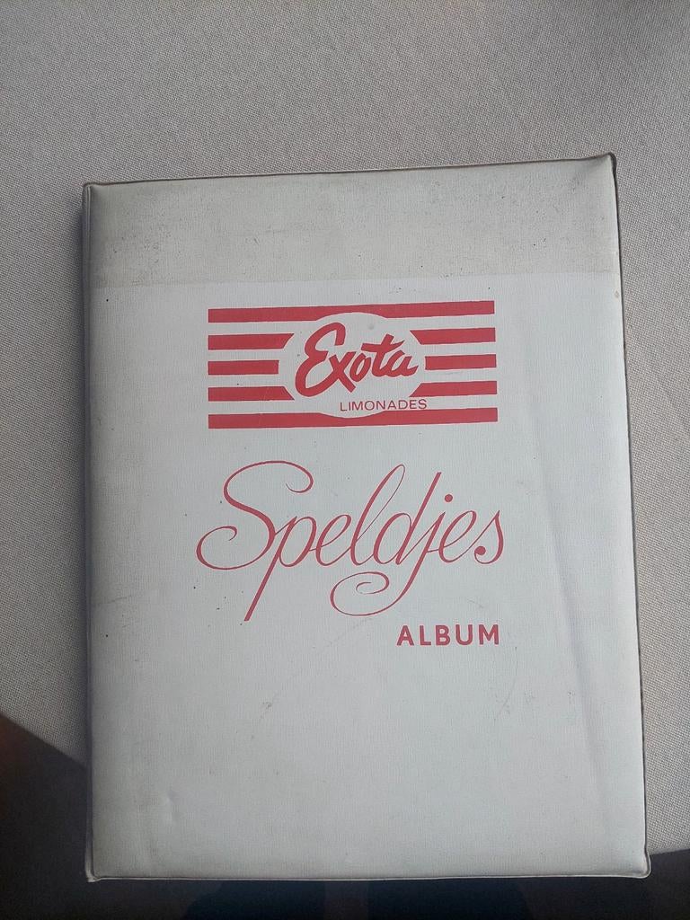 Exota Limonades Speldjes Album met ruim 200 speldjes, Ophalen of Verzenden, Gebruikt, Merk, Speldje of Pin