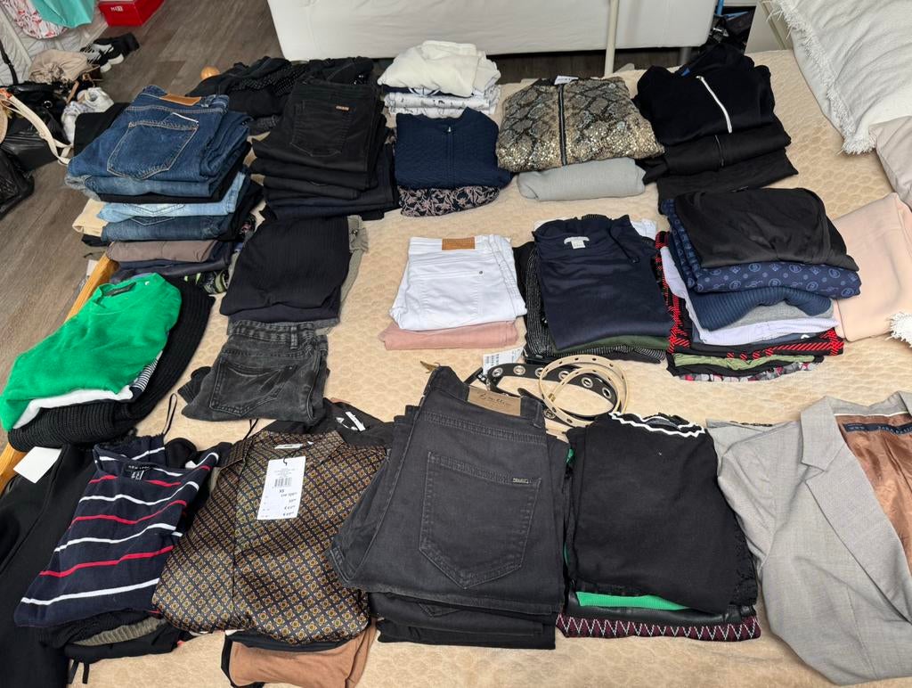 Heel veel dames kleding voor (rommel)markt, Ophalen, Zo goed als nieuw, Maat 38/40 (M)