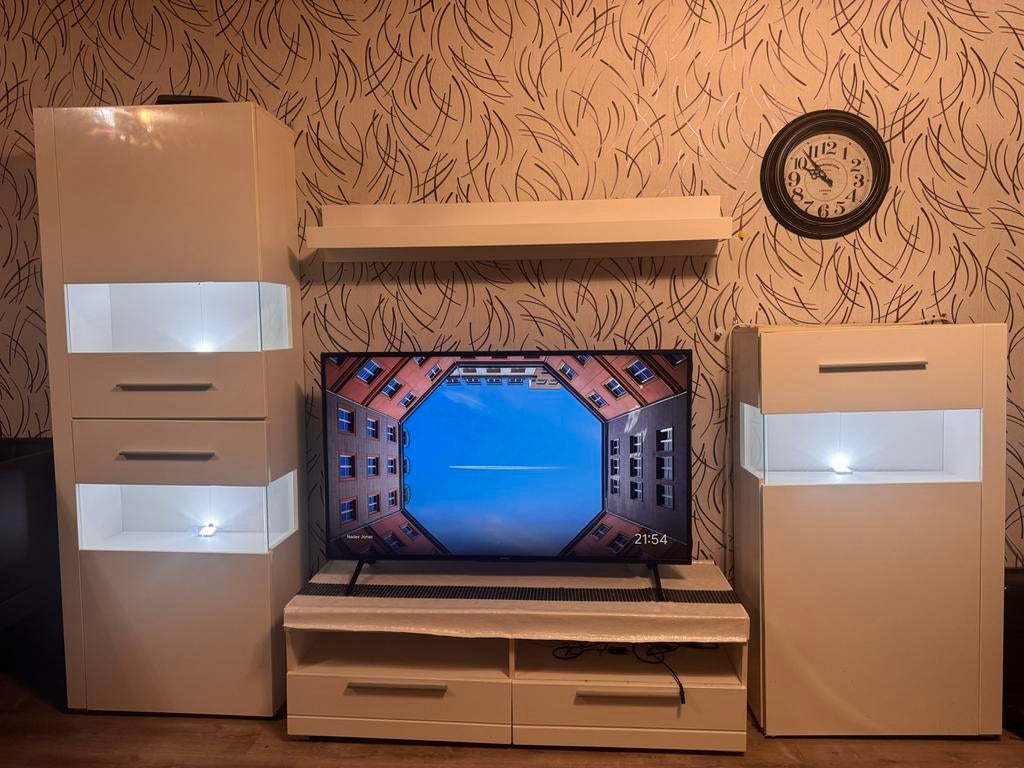 ZSM WEG witte tv-meubelset met vitrinekasten en plank, Kunststof, Ophalen of Verzenden, Zo goed als nieuw, Met lade(s)