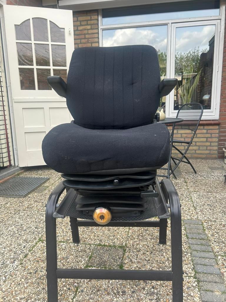 STOEL VOOR DE TRACTOR., Ophalen