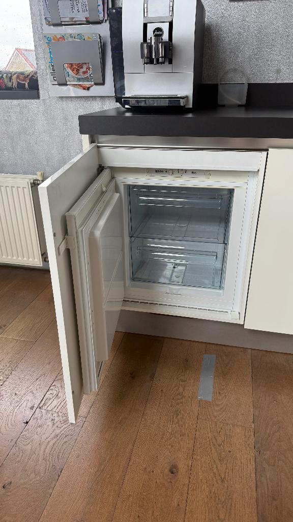 inbouw vriezer, Witgoed en Apparatuur, Vriezers en Diepvrieskisten, Gebruikt, Minder dan 85 cm, Minder dan 60 cm, Inbouw
