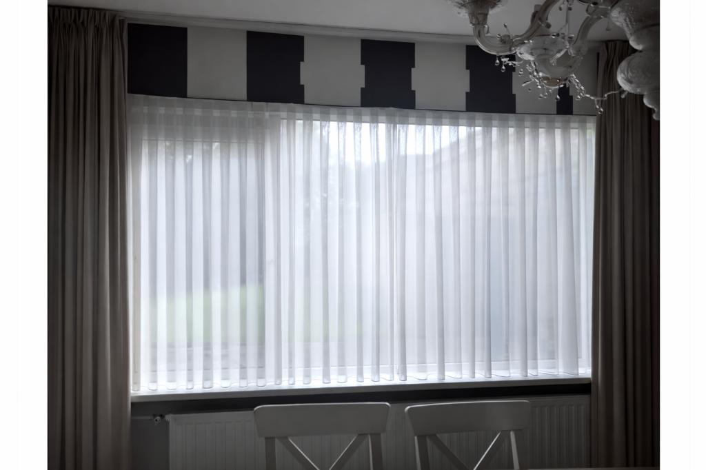 Ado dessin vitrage kleurnr.35 off white met lood (2 delig), Gebruikt, Ophalen of Verzenden, 200 cm of meer, Crème