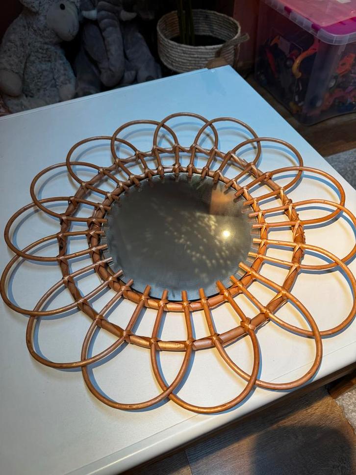 Ronde spiegel met rotan frame, Huis en Inrichting, Woonaccessoires | Spiegels, Zo goed als nieuw, 50 tot 75 cm, Rond, Ophalen
