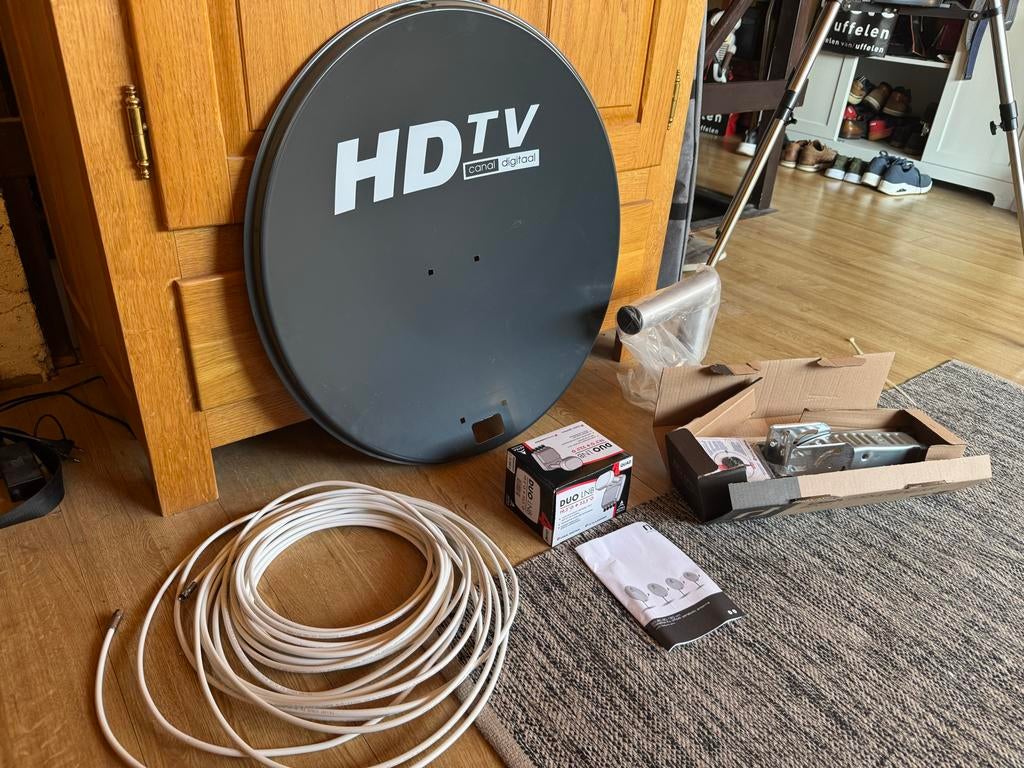 Schotelantenne Canal Digitaal - Nieuw, 4 TV's, Ophalen of Verzenden, Nieuw, (Schotel)antenne, Overige merken