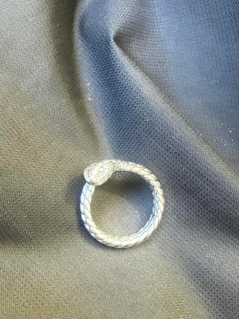 Budda to Buddha Slangen Ring - Zilver (Zo goed als nieuw), Sieraden, Tassen en Uiterlijk, Ringen, Ophalen, Zo goed als nieuw, 17 tot 18