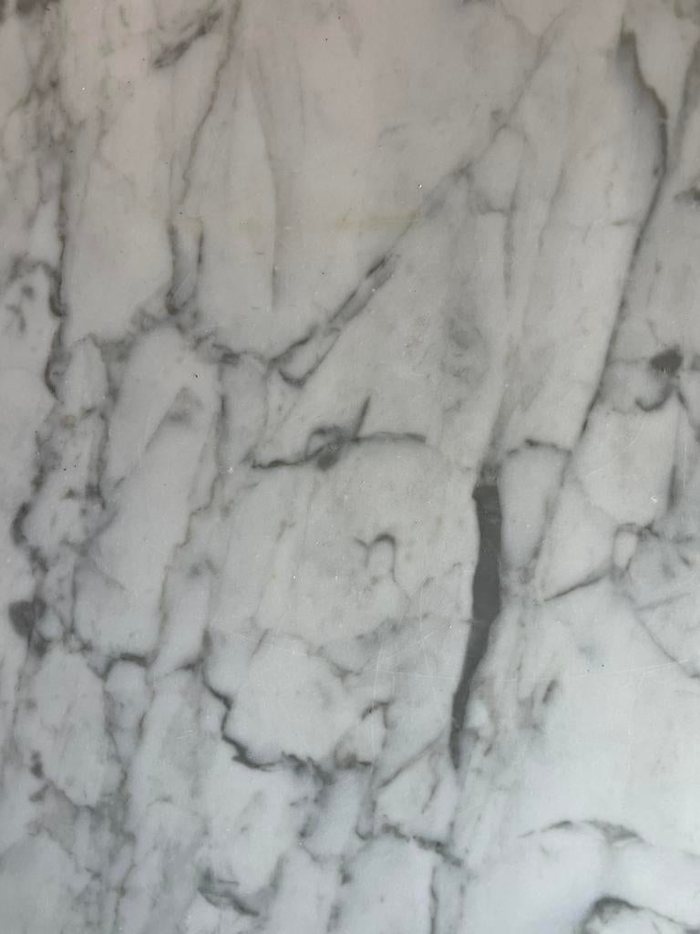 Smal antiek Frans dressoir eik met wit marmeren blad, Ophalen, Gebruikt