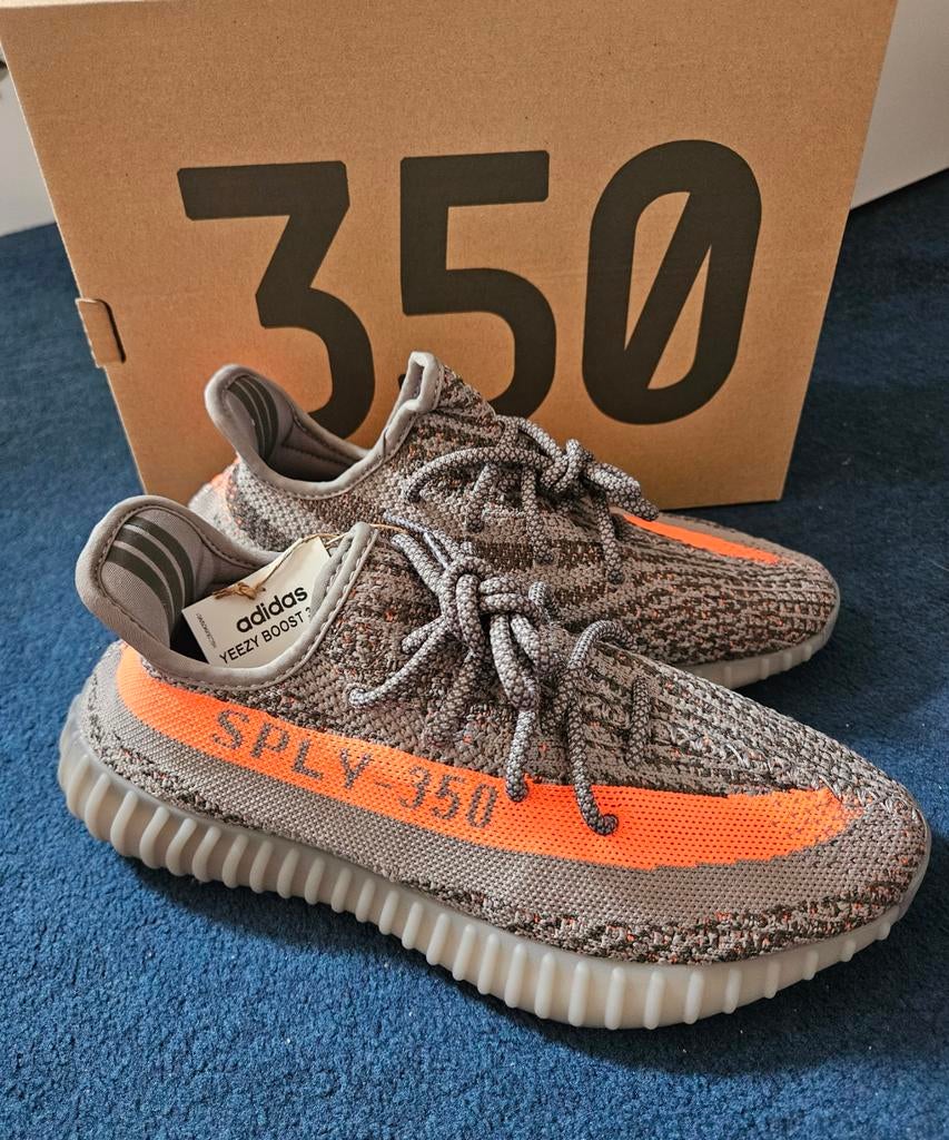 Yeezy 350 v2 Beluga - maat 42, Kleding | Heren, Schoenen, Overige kleuren, Nieuw, Ophalen of Verzenden, Sneakers of Gympen