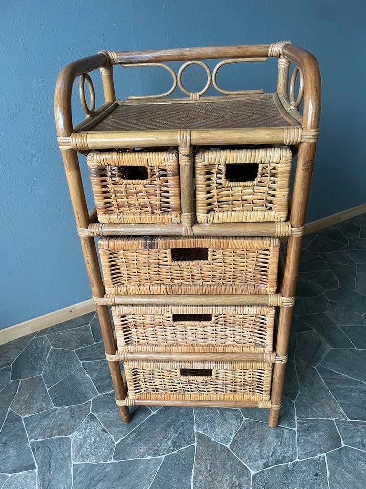 Licht getint manou rieten ladenkast me tladen en opzet etage, Huis en Inrichting, Kasten | Dressoirs, Gebruikt, 50 tot 100 cm