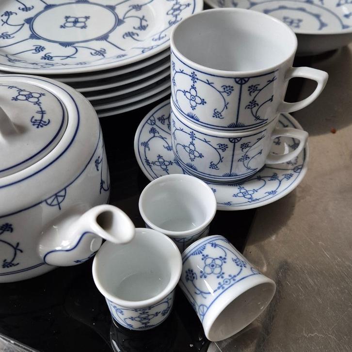 Jager Blau Saks, theepot, 3 eierdopjes, 3 soepkommen, Huis en Inrichting, Keuken | Servies, Zo goed als nieuw, Overige typen, Overige stijlen