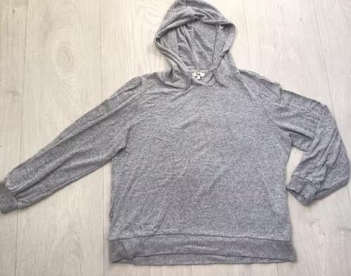 Trui met capuchon maat M van C&A, Kleding | Dames, Truien en Vesten, Nieuw, Maat 38/40 (M), Grijs, Ophalen of Verzenden