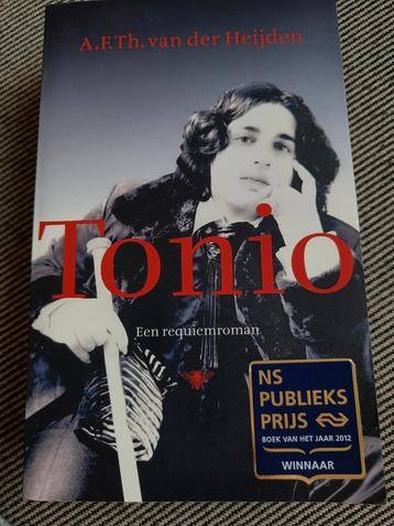 Tonio - A.F.Th. van der Heijden beschikbaar voor biedingen