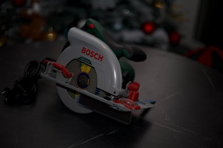 Bosch PKS 55 A Cirkelzaag, 1200W, CleanSystem, 160mm, Doe-het-zelf en Verbouw, Gereedschap | Zaagmachines, Zo goed als nieuw, Cirkelzaag