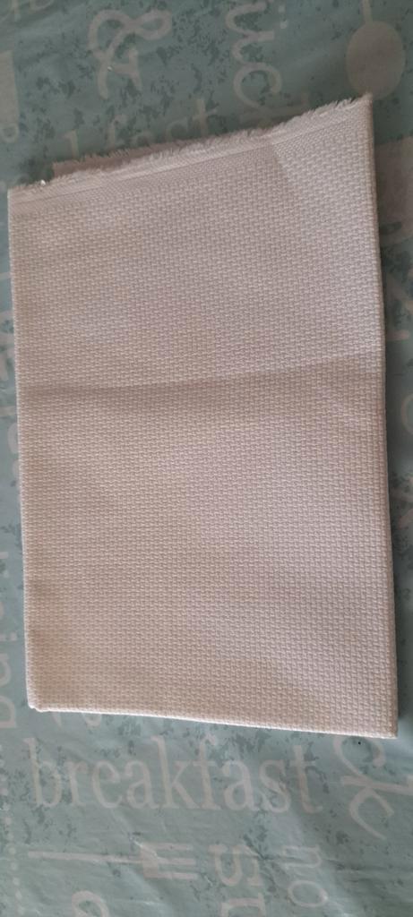 Mooie nieuwe lap Borduurlinnen 40 bij 100 cm, Hobby en Vrije tijd, Borduren en Borduurmachines, Nieuw, Ophalen of Verzenden