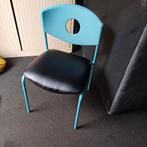 Lichtblauwe stoel evt met bijpassend tafeltje, Kunststof, Zo goed als nieuw, Eén, Ophalen