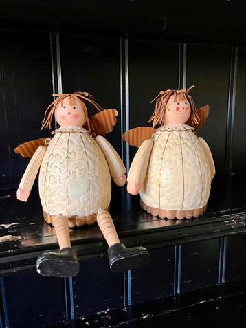 Twee schattige engeltjes beschikbaar voor biedingen