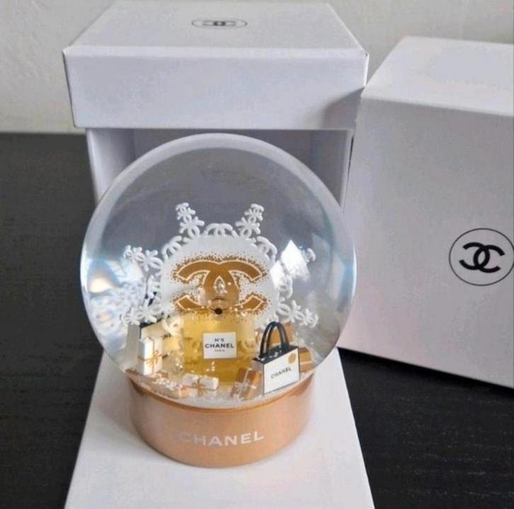 CHANEL - Snowglobe - uniek item! NIEUW!, Diversen, Kerst, Nieuw, Verzenden
