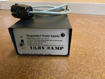 Gereguleerde Voeding 13.8V 3 amp beschikbaar voor biedingen