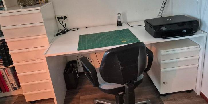 Bureau met ladenkastjes, Huis en Inrichting, Bureaus, Bureau, Ophalen