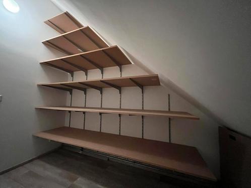 Opbergwand: DURAline schapdragers, rails en MDF planken, Huis en Inrichting, Woonaccessoires | Wandplanken en Boekenplanken, Zo goed als nieuw