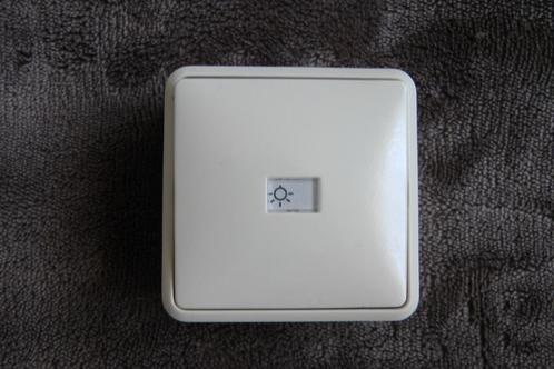 GIRA druktoets opbouw met maak- en verbreekcontact 1-polig, Hobby en Vrije tijd, Elektronica-componenten, Nieuw, Ophalen of Verzenden