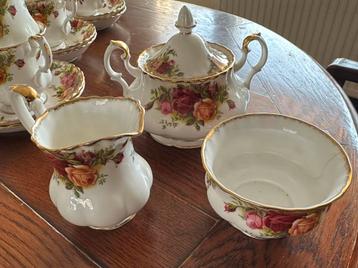 Suikerpot 2x en melkkannetje Old country Rose beschikbaar voor biedingen