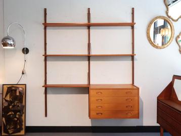 Deens wandsysteem teak beschikbaar voor biedingen