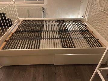Ikea bed 140x200 inclusief twee opberglades - afbeelding 2