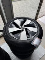 Org. Passat B10 Pirelli 17 inch winterset, Auto-onderdelen, Banden en Velgen, Banden en Velgen, 17 inch, Personenwagen, Gebruikt
