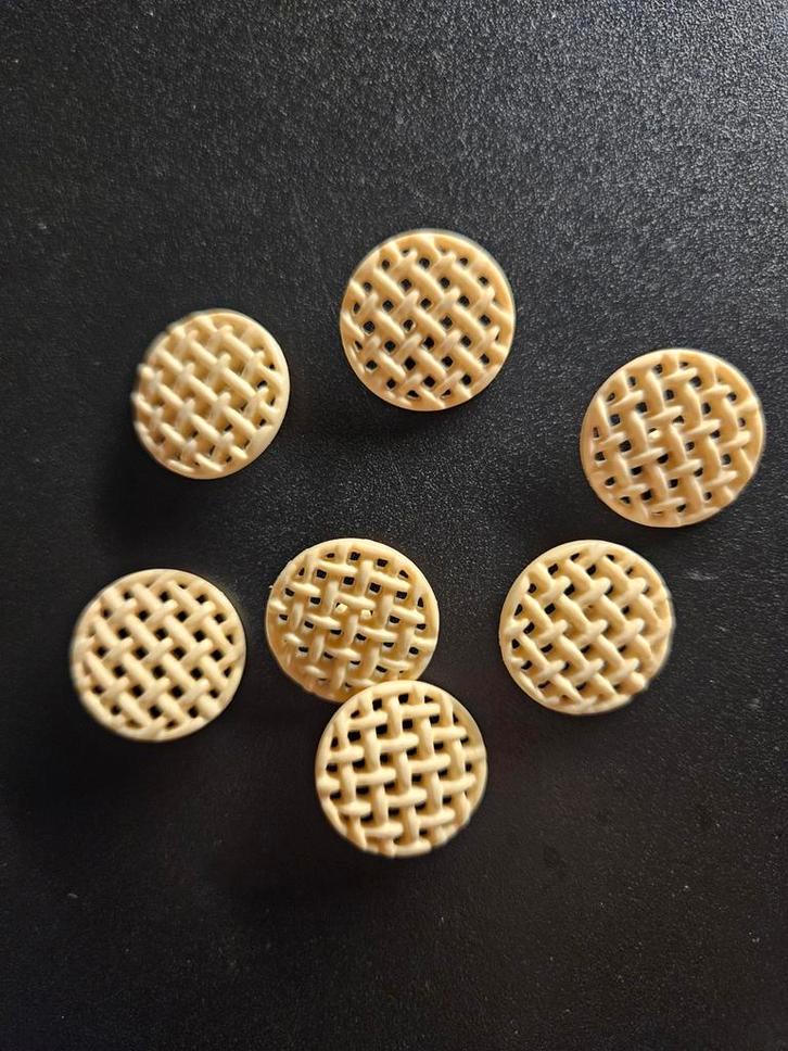 Vintage Witte Knopen met Vlechtwerk (7 stuks), Hobby en Vrije tijd, Naaien en Fournituren, Ophalen of Verzenden