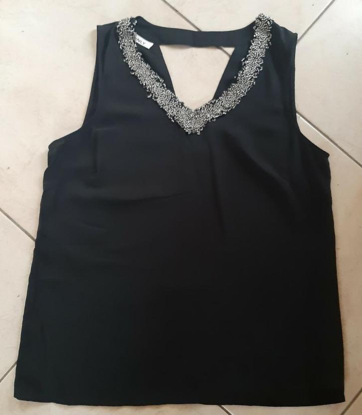 Zwarte top met V decolleté kleine kraaltjes versiering, Kleding | Dames, Tops, Gedragen, Maat 36 (S), Zwart, Zonder mouw, Ophalen of Verzenden