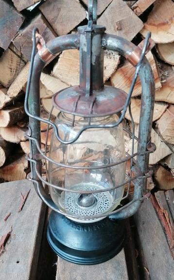 Rhewum petroleum lamp  beschikbaar voor biedingen