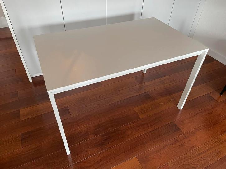 Witte Tafel 125x75cm - IKEA Vihals, Huis en Inrichting, Tafels | Eettafels, Zo goed als nieuw, 50 tot 100 cm, 100 tot 150 cm, Vier personen
