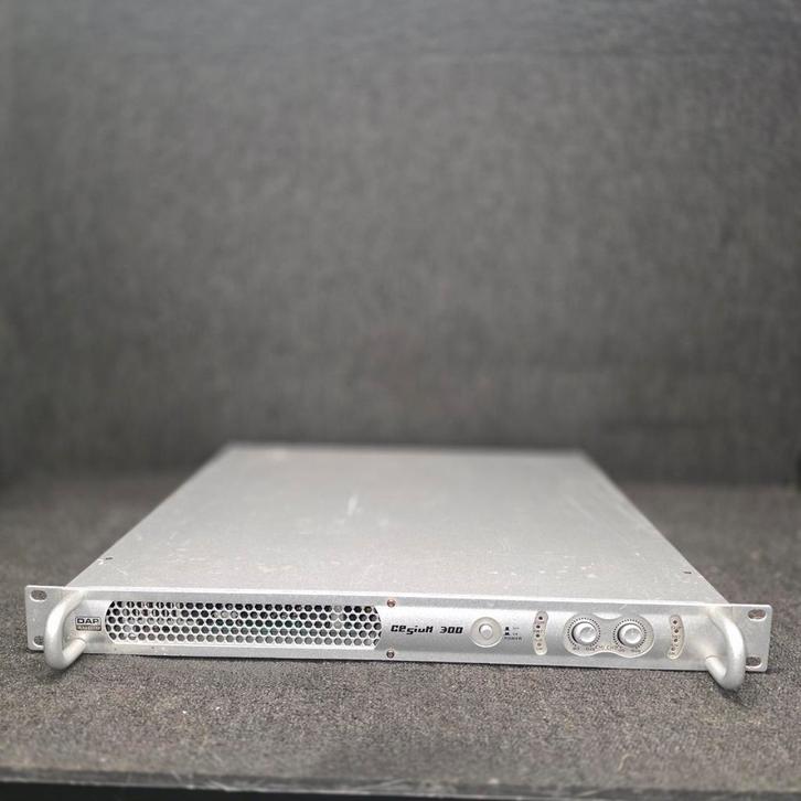 DAP CESIUM  300   versterker   1 HE, Audio, Tv en Foto, Luidsprekers, Gebruikt, Subwoofer, 120 watt of meer, Overige merken, Ophalen of Verzenden