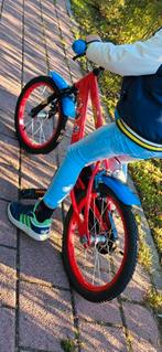 Spiderman fiets 14 inch. Zijwieltjes zijn er ook nog bij!, Fietsen en Brommers, Fietsen | Kinderfietsjes, Ophalen, Zo goed als nieuw