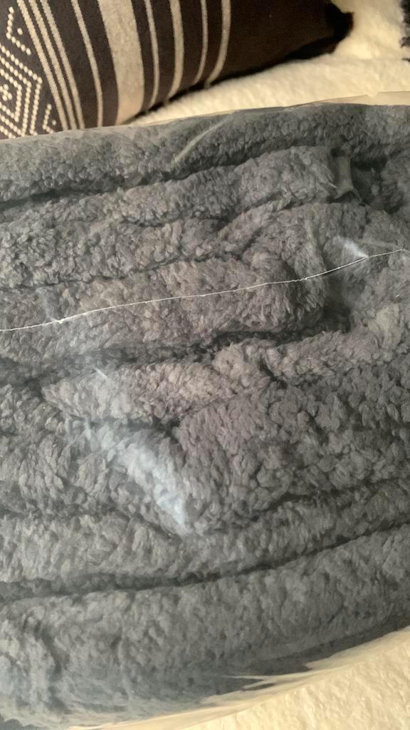 Nieuw teddy fluffy dekbedovertrek 2.40 bij 2.20 en 2 slopen, Huis en Inrichting, Slaapkamer | Beddengoed, Nieuw, Dekbedovertrek